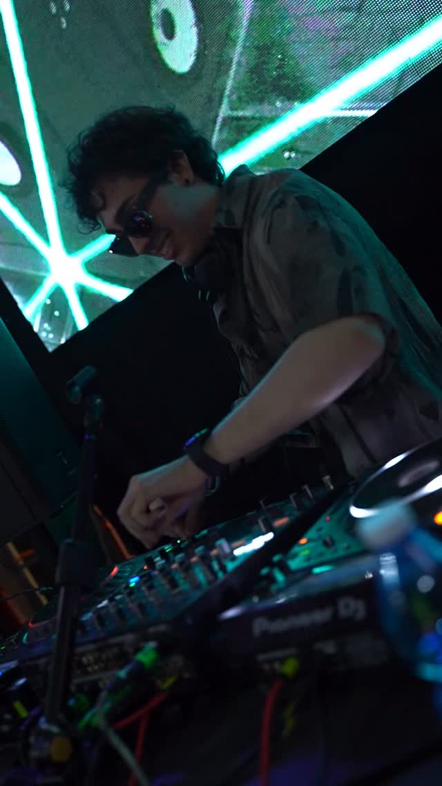 Michael De Leo - Live